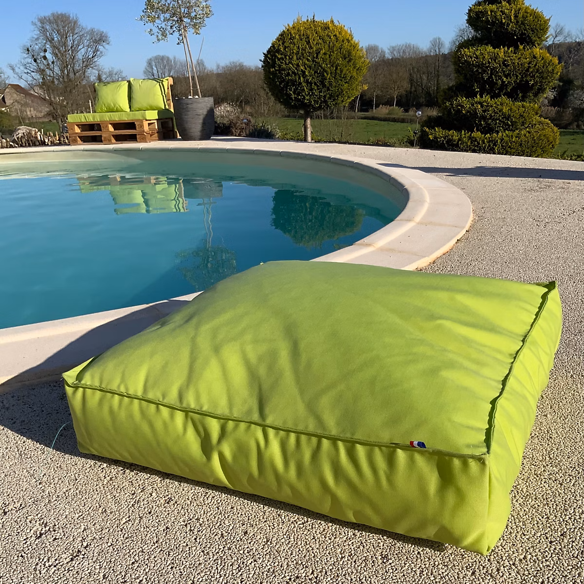 Coussin de sol inter / exter (71 × 71 × 35 cm – Vert pomme)