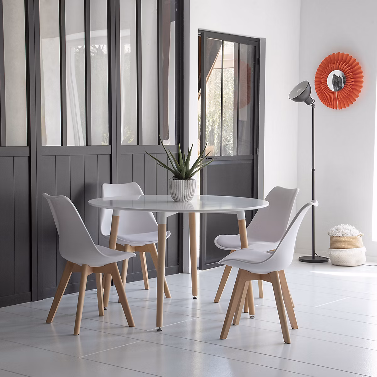 Ensemble table ronde 120cm MARTHA et 4 chaises NORA blanc – HAPPY GARDEN