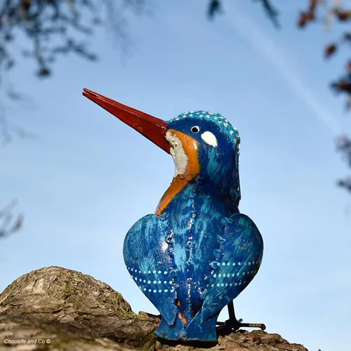 Martin pêcheur métal peint bleu position assise